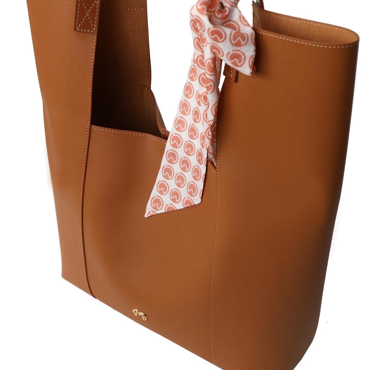 Matmazel Yelena Tan Women’s Shoulder Bag